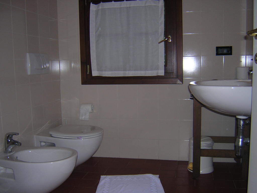 Agriturismo Trebisonda Country Resort Monzambano Habitación foto